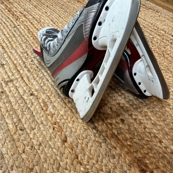 Bauer Vapor x4 Hockey Skates - kids size 5, Black, Red, and Gray - Picture 8 of 11